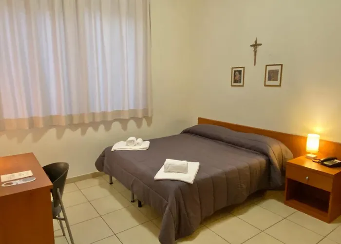 Casa Per Ferie Sant'anna 招待所 马泰拉